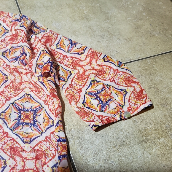 Fig and Flower Patterned Lightweight Tunic Size Large - Picture 6 of 11